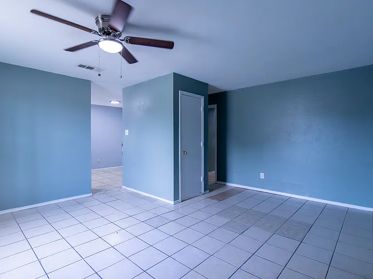 1601 Benttree Dr #1 — Photo 3