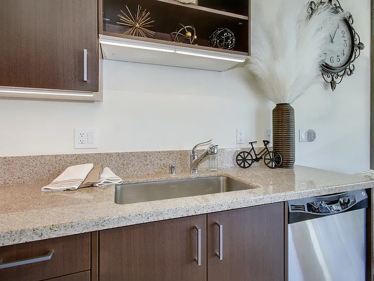 1818 L St #515 — Photo 41