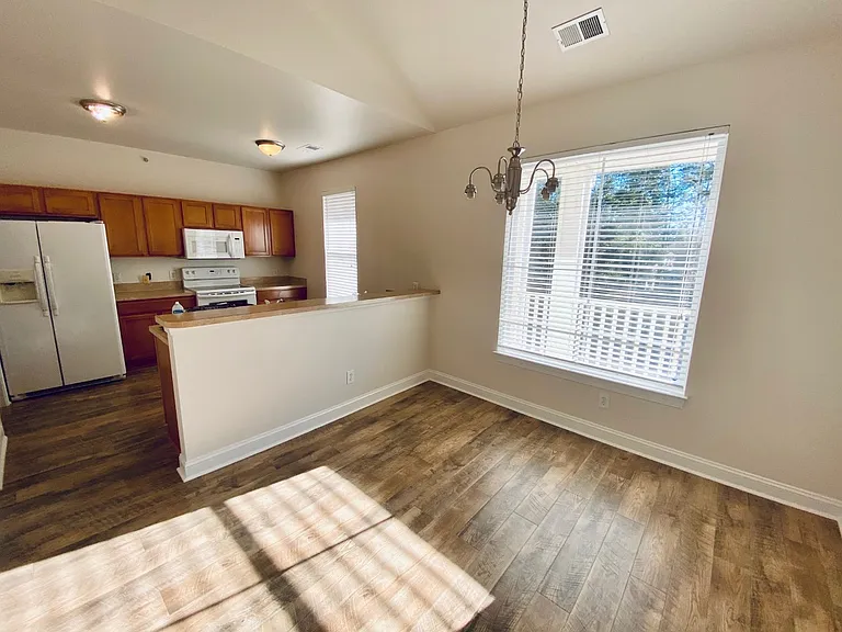 Dining room_12222020