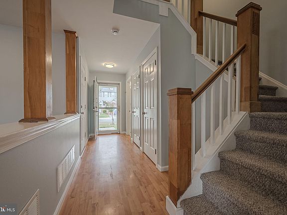 5th image of 720 Lexington Dr