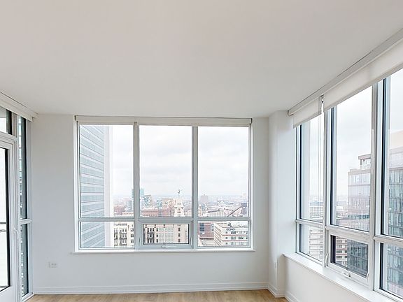 5th image of 447 W Chicago Ave #1804