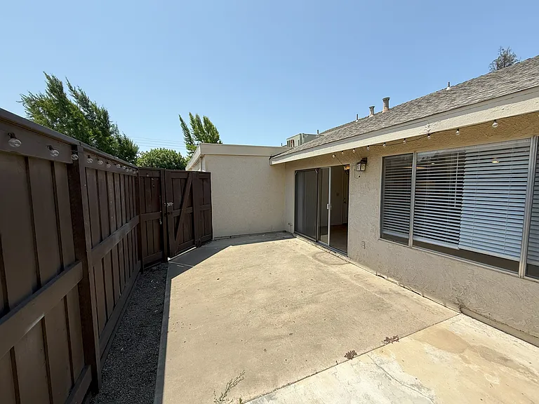 3821 Monteview Dr — Photo 18