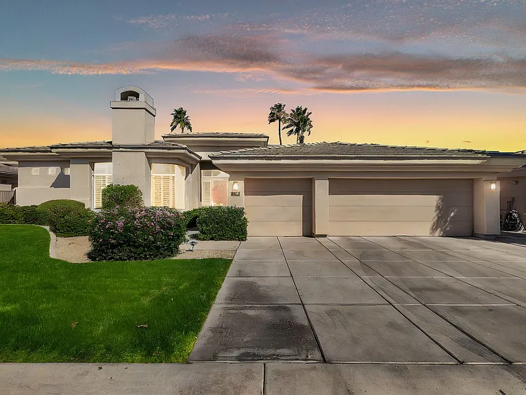 7460 E Tuckey Ln — Photo 3