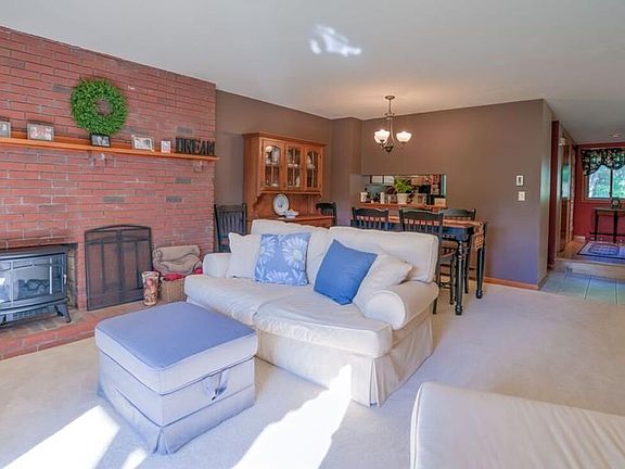 4th image of 125 Highwood Dr