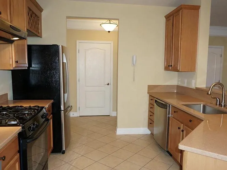 5801 Clipper Ct #205 — Photo 5