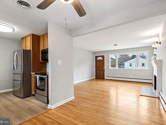 2nd image of 414 7th Ave NE