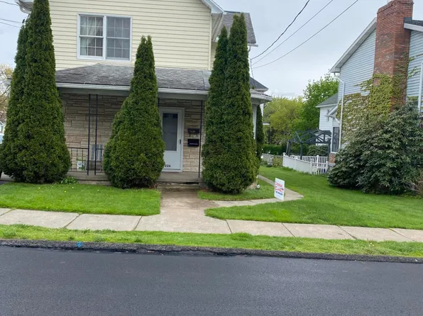 226 3rd St, Blakely, PA 18447