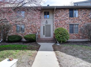 20 Amato Dr APT G, South Windsor, CT 06074