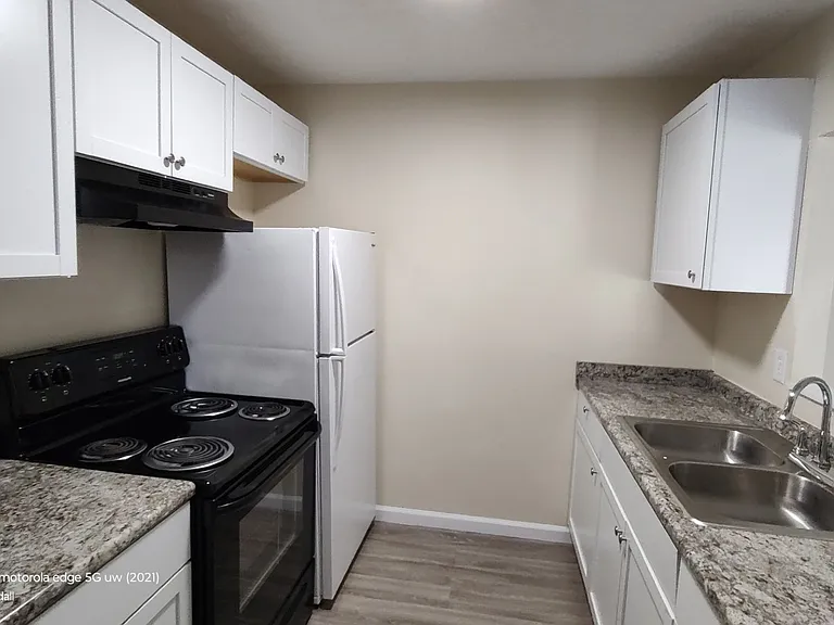 Coachwood Apartments — Photo 29