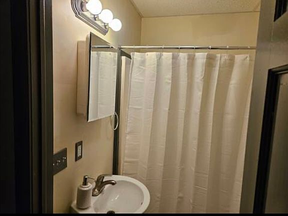4th image of 318 High St APT 6