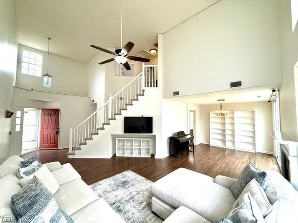 517 Bridge Dr, Chesapeake, VA 23322