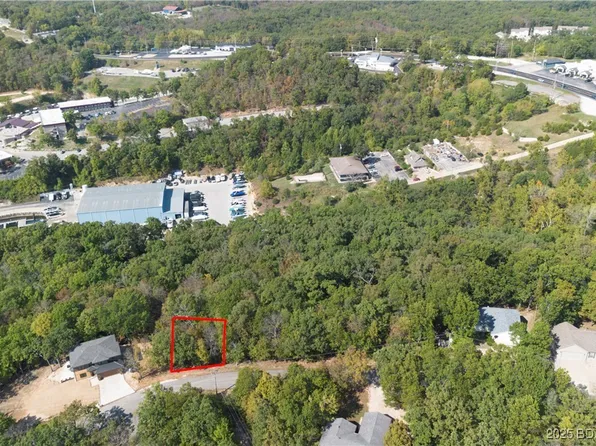 Oak Ridge Rd, Lake Ozark, MO 65049