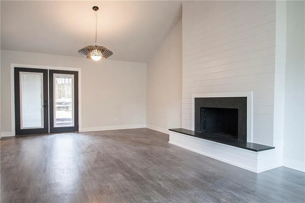 4 bed, 3.0 bath, 2709 sqft, $2,525 — Photo 3