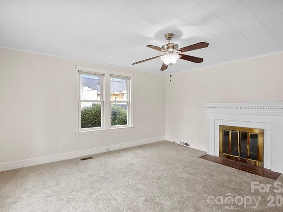 5th image of 302 S Maple St