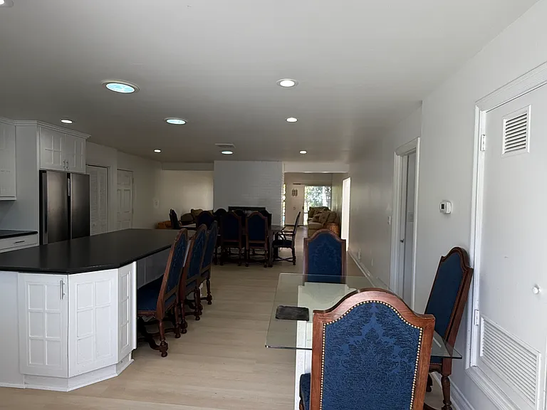 8862 La Jolla Scenic Dr N — Photo 6