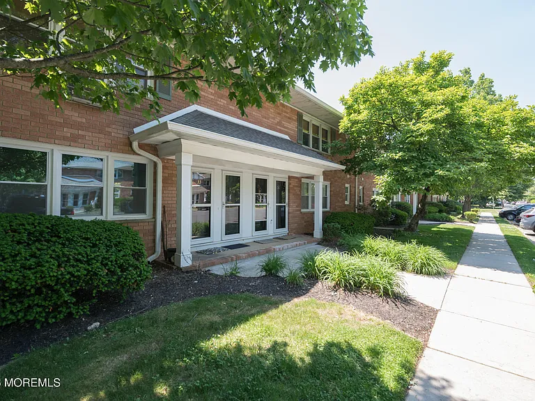 96 East Ave #33 — Photo 3