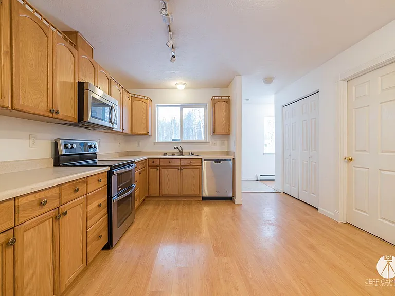 1100 W Nugget Ave — Photo 8