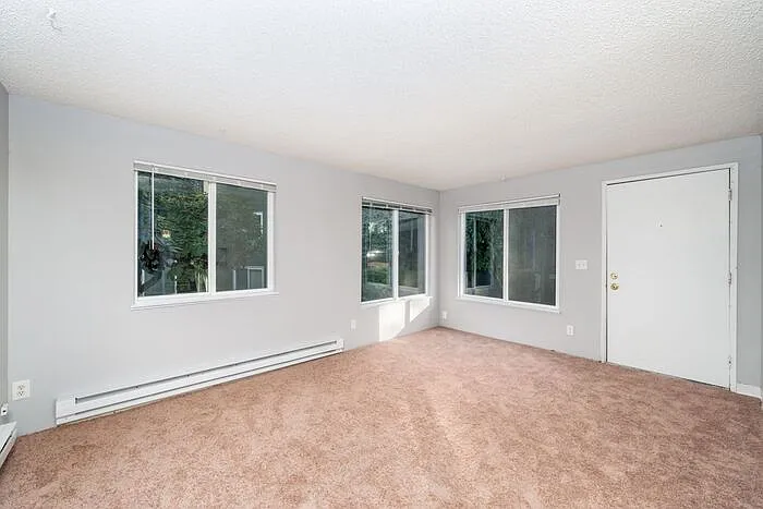 8332 SW 21st Ave #1 — Photo 2