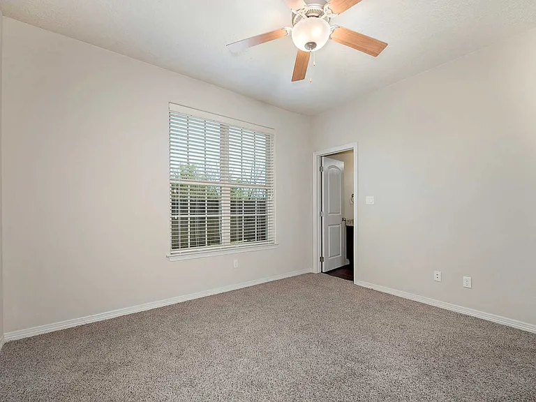 537 Forest Dr — Photo 12