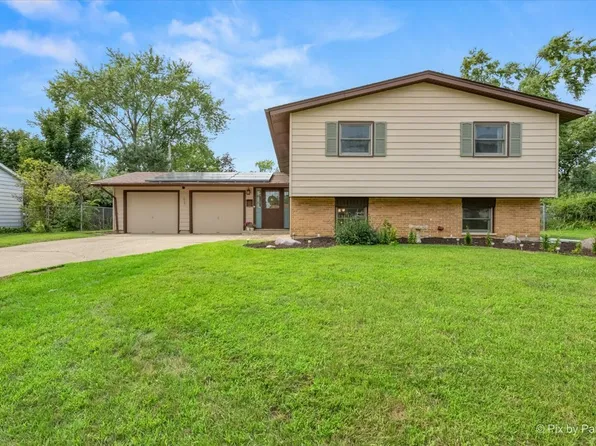 638 Sussex Ln, Crystal Lake, IL 60014