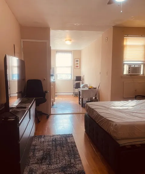 221 Sip Ave #7 — Photo 4