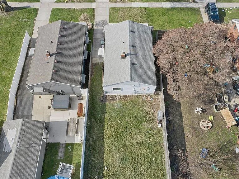 2552 Emogene St — Photo 14