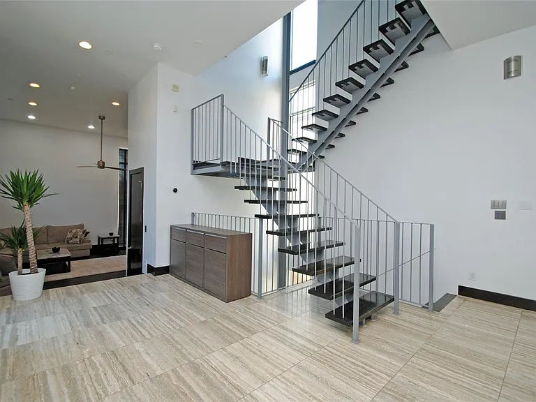 4118 Floyd St #A — Photo 22