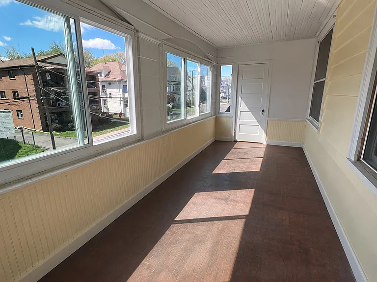 164 Barker St — Photo 10