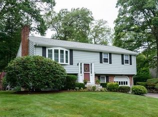 20 Sunset Dr, Medway, MA 02053
