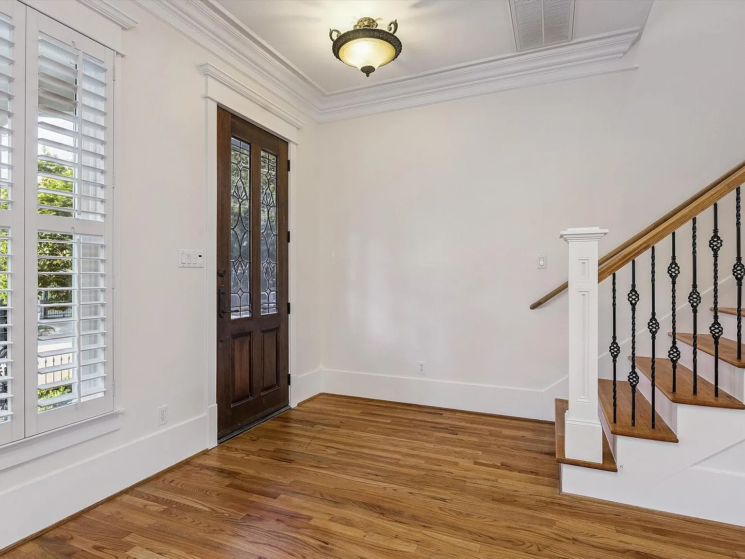 3 bed, 2.5 bath, 2096 sqft, $3,500 — Photo 4