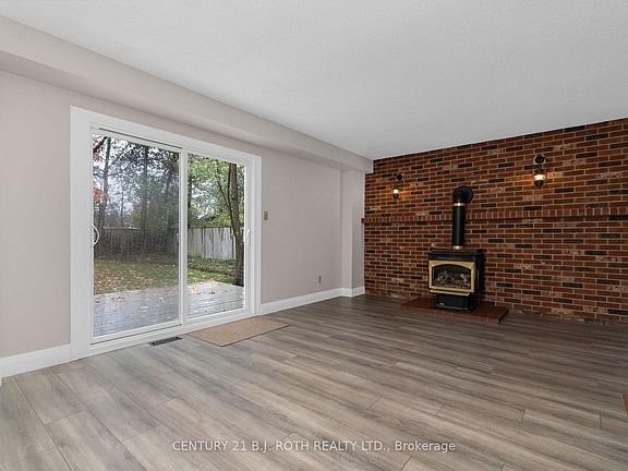 4th image of 4 White Pine Pl