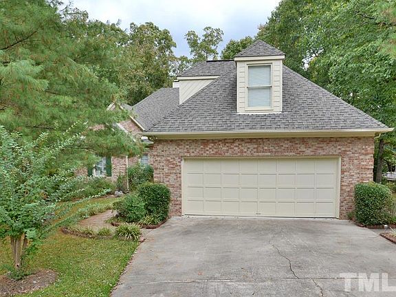 3rd image of 413 Nichols Farm Dr