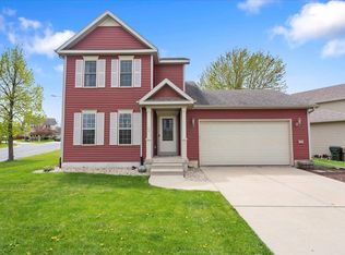 5031 Eagles Perch Dr, Madison, WI 53718