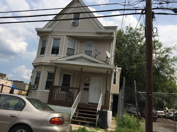 559 E 22nd St, Paterson, NJ 07514
