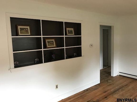 2nd image of 18 Macarthur Dr