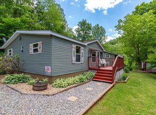 210 Pine View Ln, Stuart, VA 24171