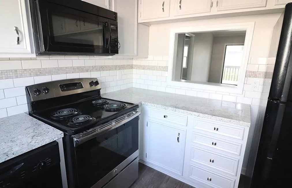 2 bed 2 bath Condo for Rent — Photo 3