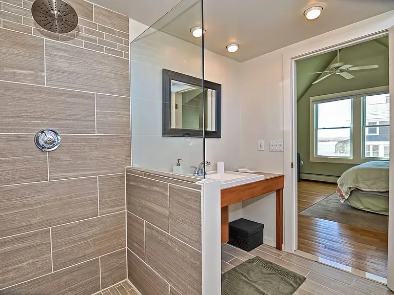 660 Washington St — Photo 33