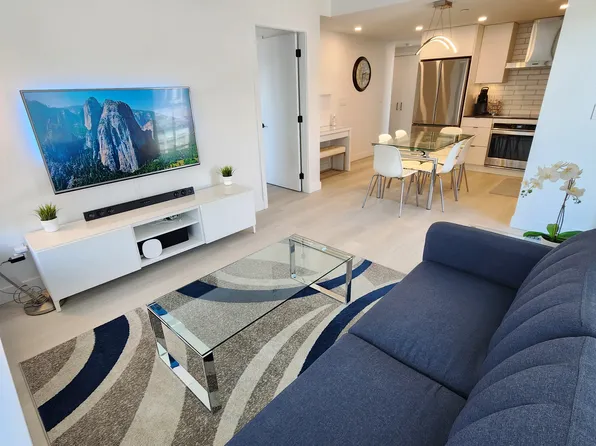 1471 Saint Paul St #1310, Kelowna, BC V1Y 0K7