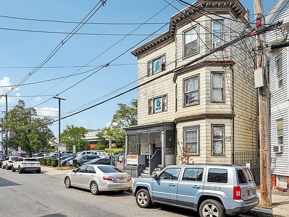 2nd image of 230 Chestnut St