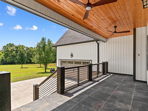 3rd image of 385 Wilson Rd