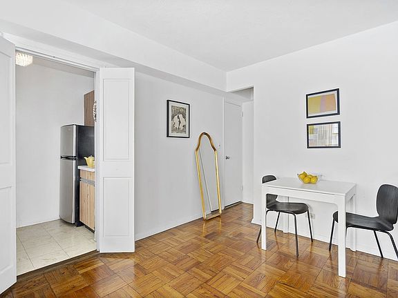 3rd image of 321 E 45th St APT 11B
