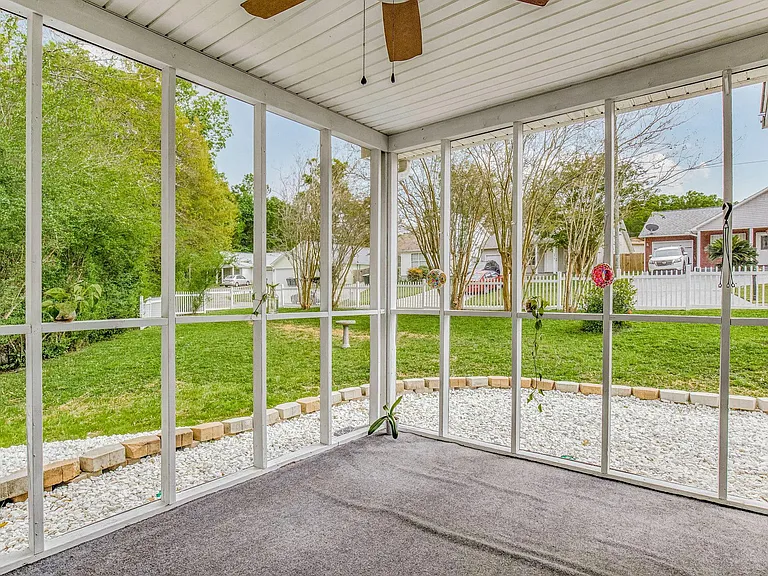 3420 Riverside Dr — Photo 10