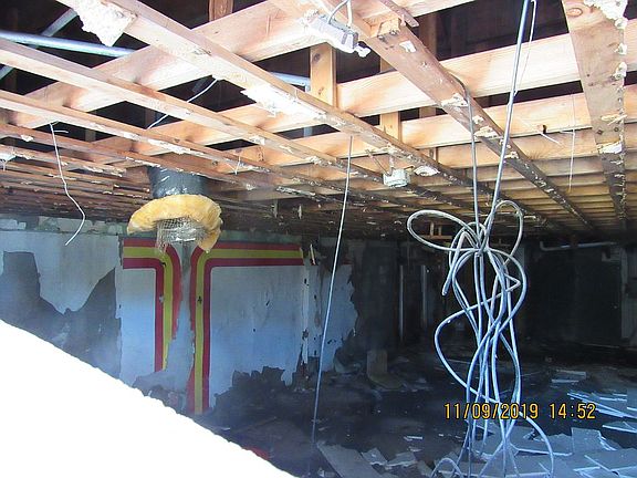 5th image of 833 Stockdale St