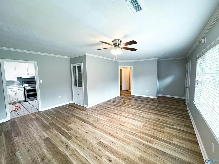 1530 Somerville Rd SE — Photo 8