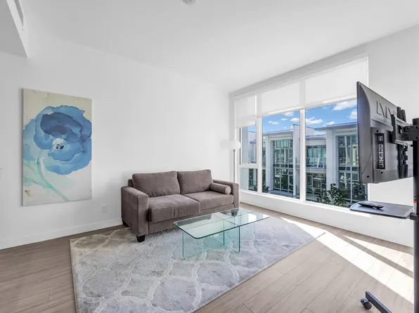 2351 Beta Ave #Townhouse 302, Burnaby, BC V5C 5L7
