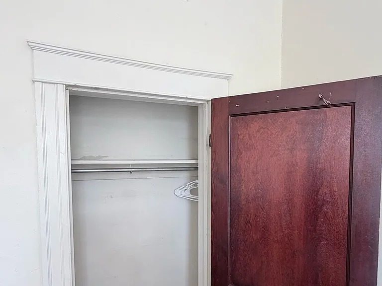 328 E 33rd St — Photo 5