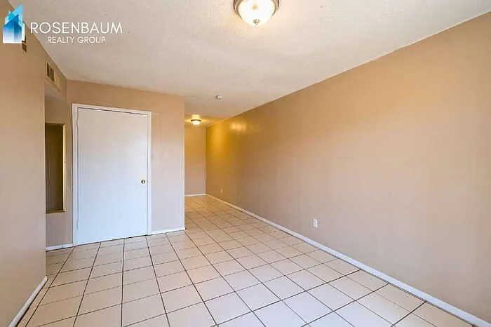 2 bed, 1.0 bath, 650 sqft, $1,195 — Photo 3