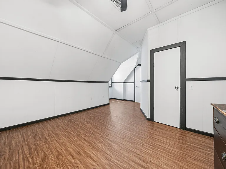 700 Harrel Ave — Photo 31