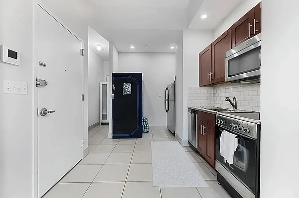 Rented by REAL New York | media 31